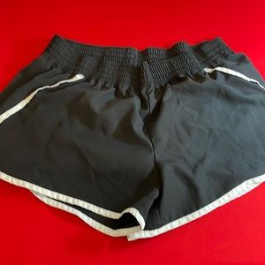 Womens’ Champion lined sport shorts (XXL)